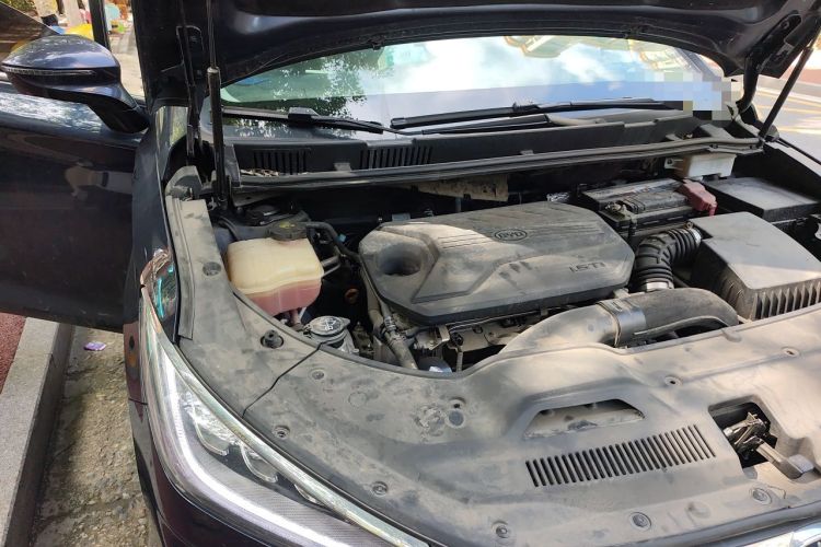 Used BYD Song MAX 2021 Upgraded Model 1.5T Automatic Luxury 6-Seater Engine Bay Right