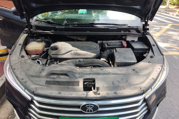 Used BYD Song MAX 2021 Upgraded Model 1.5T Automatic Luxury 6-Seater Engine Bay