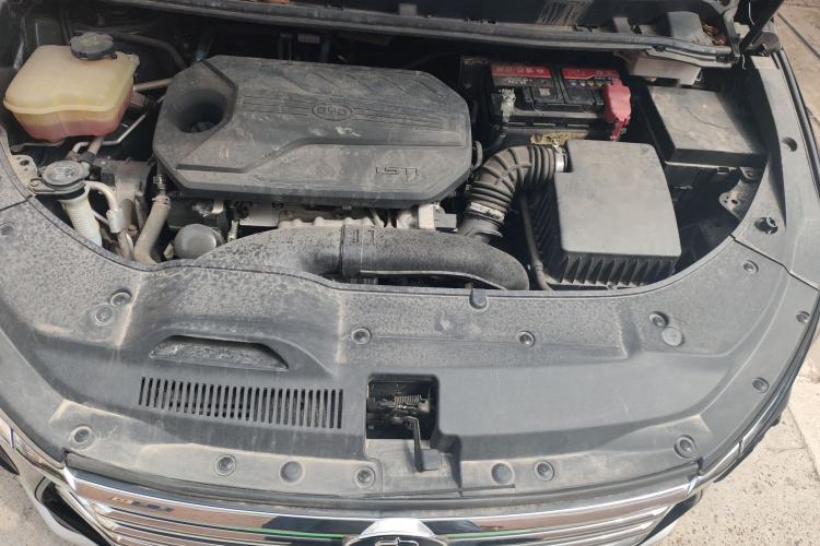 Used BYD Song MAX 2021 Upgraded Model 1.5T Automatic Luxury 6-Seater Engine Bay