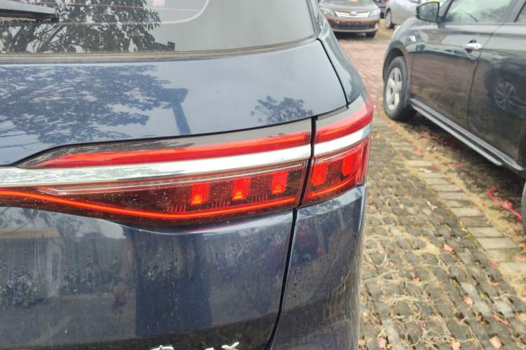 Used BYD Song MAX 2021 Upgraded Model 1.5T Automatic Luxury 7-Seater Exterior 3