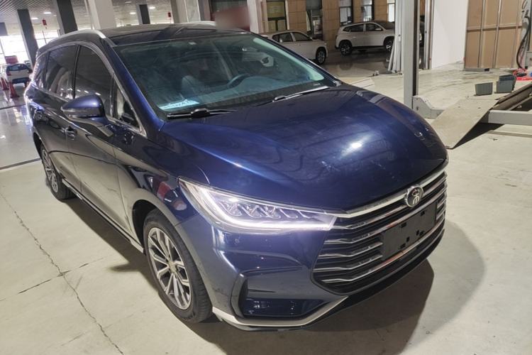 Used BYD Song MAX 2021 Upgraded Model 1.5T Automatic Luxury 7-Seater Front Right 45 Deg