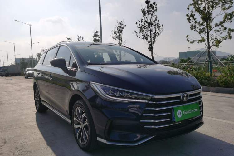 Used BYD Song MAX 2021 Upgraded Model 1.5T Automatic Flagship Version with 6 Seats Front Right 45 Deg
