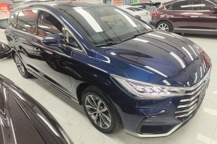 Used BYD Song MAX 2021 Upgraded Model 1.5T Automatic Luxury 7-Seater Front Right 45 Deg
