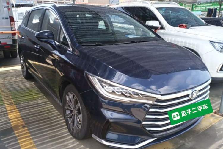 Used BYD Song MAX 2021 Upgraded Model 1.5T Automatic Prestige 7-Seater Front Right 45 Deg