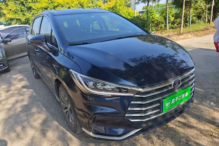 Used BYD Song MAX 2021 Upgraded Model 1.5T Automatic Luxury 7-Seater Front Right 45 Deg
