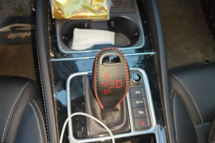Used BYD Song MAX 2021 Upgraded Model 1.5T Automatic Luxury 7-Seater Gear Lever