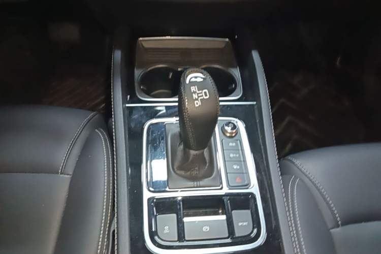 Used BYD Song MAX 2021 Upgraded Model 1.5T Automatic Luxury 7-Seater Gear Lever