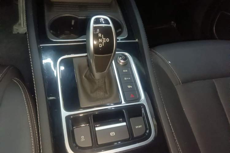 Used BYD Song MAX 2021 Upgraded Model 1.5T Automatic Luxury 7-Seater Gear Lever