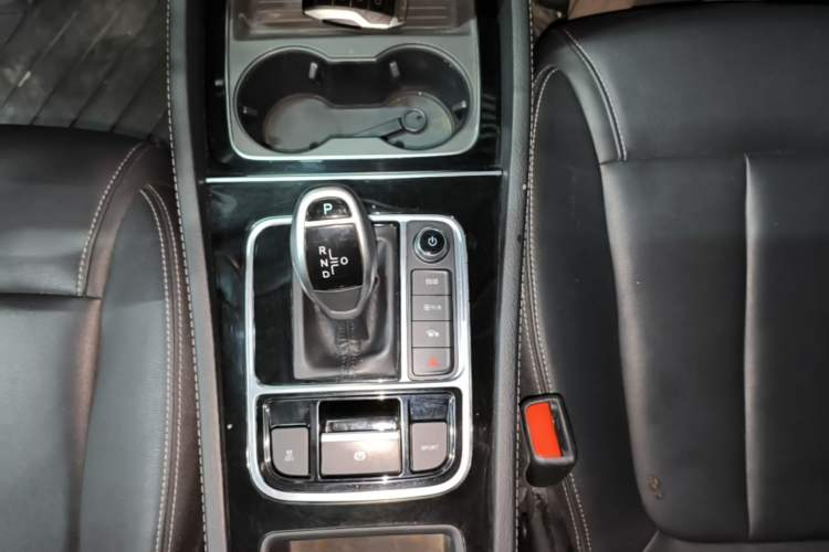 Used BYD Song MAX 2021 Upgraded Model 1.5T Automatic Luxury 6-Seater Gear Lever