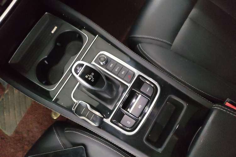 Used BYD Song MAX 2021 Upgraded Model 1.5T Automatic Luxury 7-Seater Gear Lever