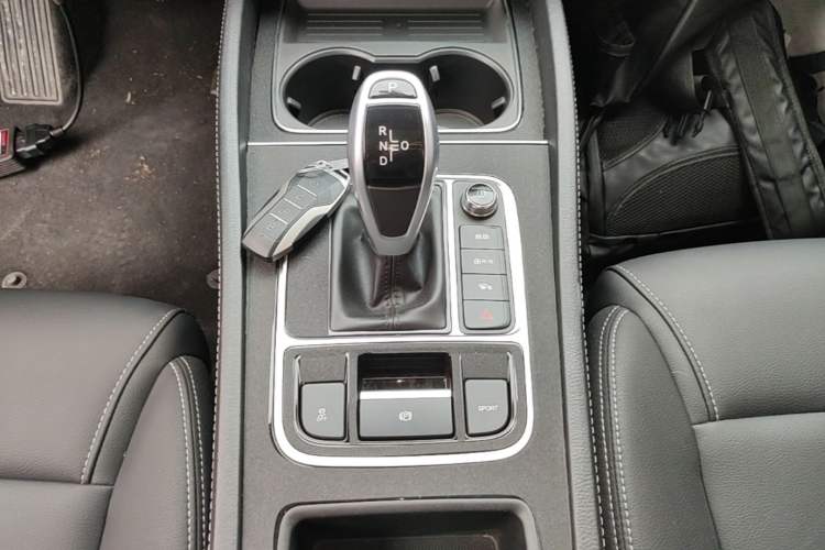 Used BYD Song MAX 2021 Upgraded Model 1.5T Automatic Luxury 7-Seater Gear Lever