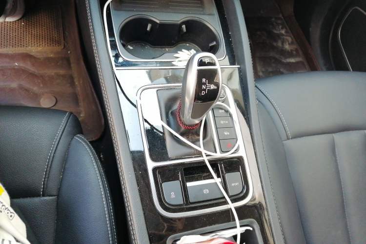 Used BYD Song MAX 2021 Upgraded Model 1.5T Automatic Prestige 6-Seater Gear Lever