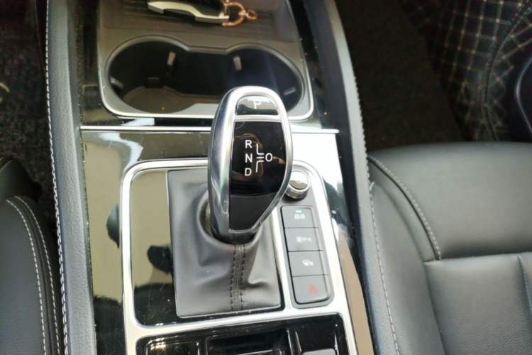 Used BYD Song MAX 2021 Upgraded Model 1.5T Automatic Luxury 7-Seater Gear Lever