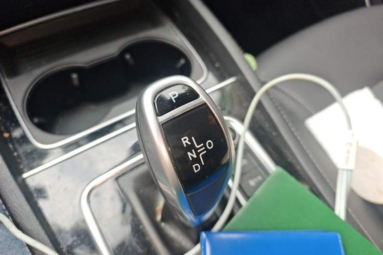 Used BYD Song MAX 2021 Upgraded Model 1.5T Automatic Prestige 6-Seater Gear Lever