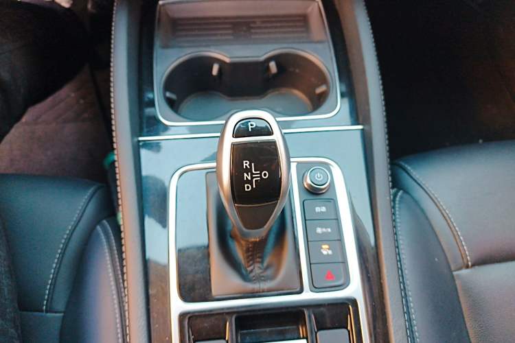 Used BYD Song MAX 2021 Upgraded Model 1.5T Automatic Luxury 6-Seater Gear Lever