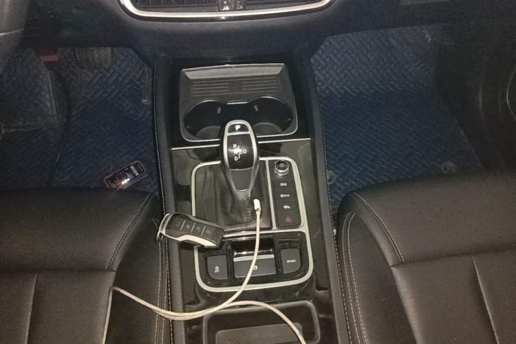 Used BYD Song MAX 2021 Upgraded Model 1.5T Automatic Prestige 6-Seater Gear Lever