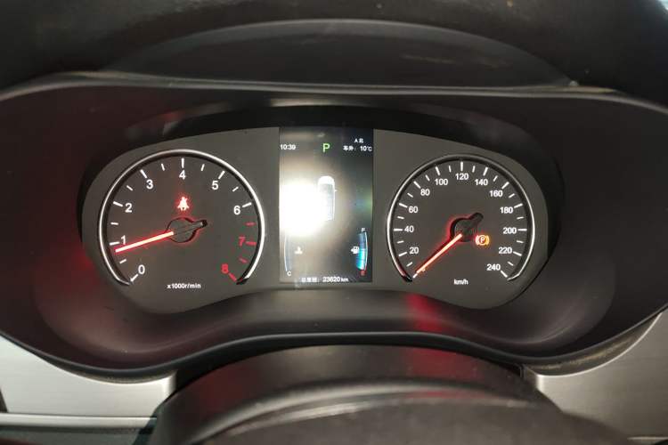 Used BYD Song MAX 2021 Upgraded Model 1.5T Automatic Luxury 7-Seater Instrument Cluster