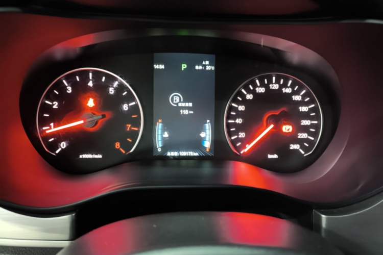 Used BYD Song MAX 2021 Upgraded Model 1.5T Automatic Luxury 6-Seater Instrument Cluster
