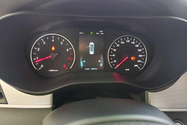 Used BYD Song MAX 2021 Upgraded Model 1.5T Automatic Flagship Version with 6 Seats Instrument Cluster