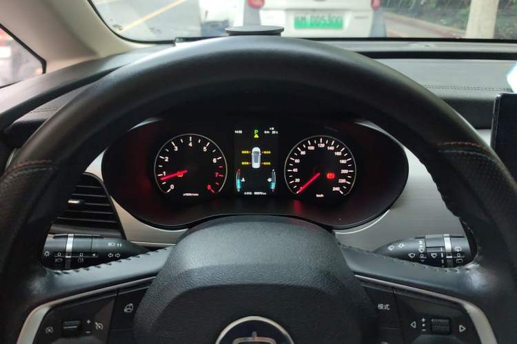 Used BYD Song MAX 2021 Upgraded Model 1.5T Automatic Luxury 6-Seater Instrument Cluster