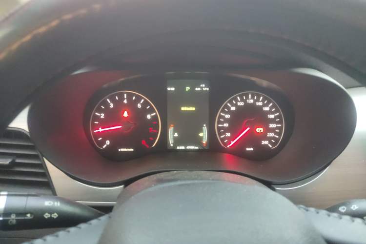 Used BYD Song MAX 2021 Upgraded Model 1.5T Automatic Luxury 7-Seater Instrument Cluster