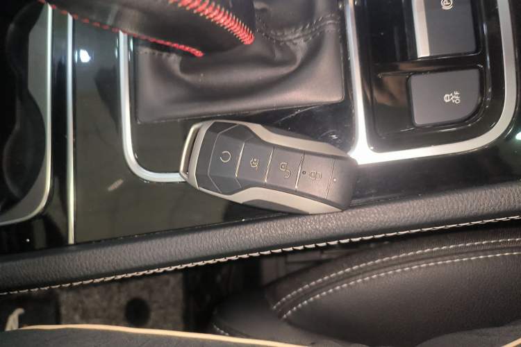 Used BYD Song MAX 2021 Upgraded Model 1.5T Automatic Luxury 7-Seater Interior 1