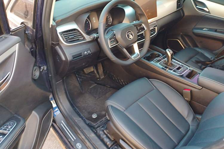 Used BYD Song MAX 2021 Upgraded Model 1.5T Automatic Luxury 6-Seater Interior 3