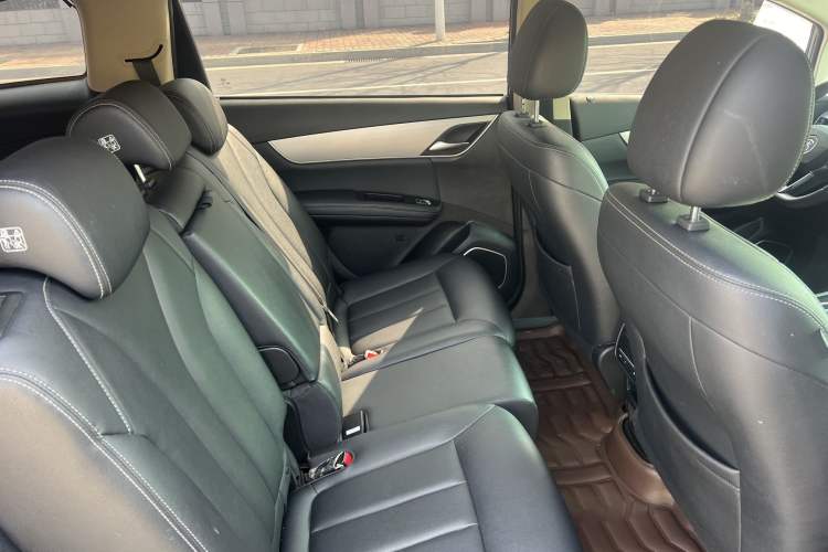 Used BYD Song MAX 2021 Upgraded Model 1.5T Automatic Luxury 7-Seater Interior 5
