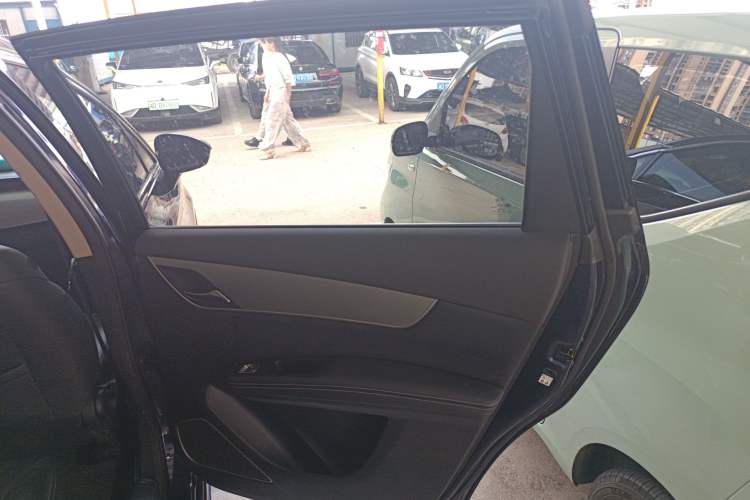 Used BYD Song MAX 2021 Upgraded Model 1.5T Automatic Prestige 6-Seater Interior 6