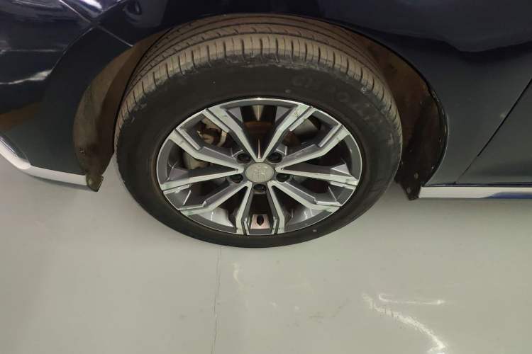 Used BYD Song MAX 2021 Upgraded Model 1.5T Automatic Luxury 7-Seater Left Front Wheel Hub