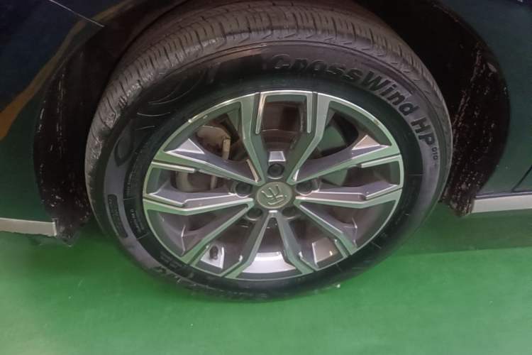 Used BYD Song MAX 2021 Upgraded Model 1.5T Automatic Luxury 7-Seater Left Front Wheel Hub
