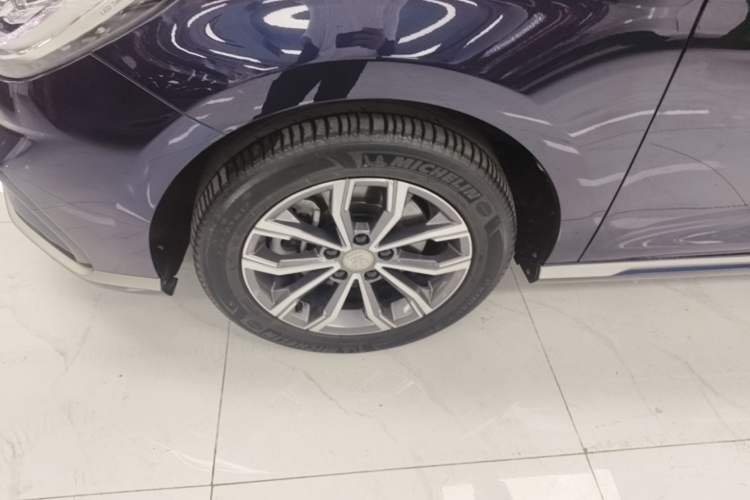 Used BYD Song MAX 2021 Upgraded Model 1.5T Automatic Luxury 7-Seater Left Front Wheel Hub