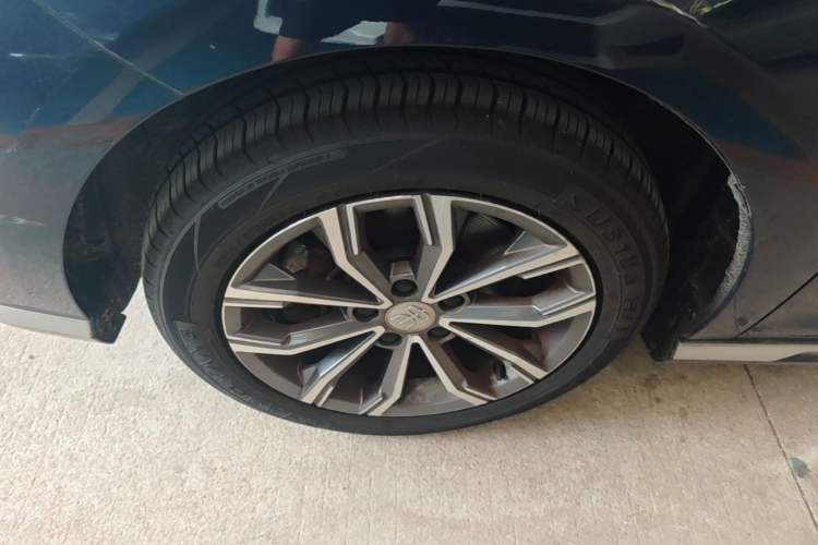 Used BYD Song MAX 2021 Upgraded Model 1.5T Automatic Luxury 7-Seater Left Front Wheel Hub