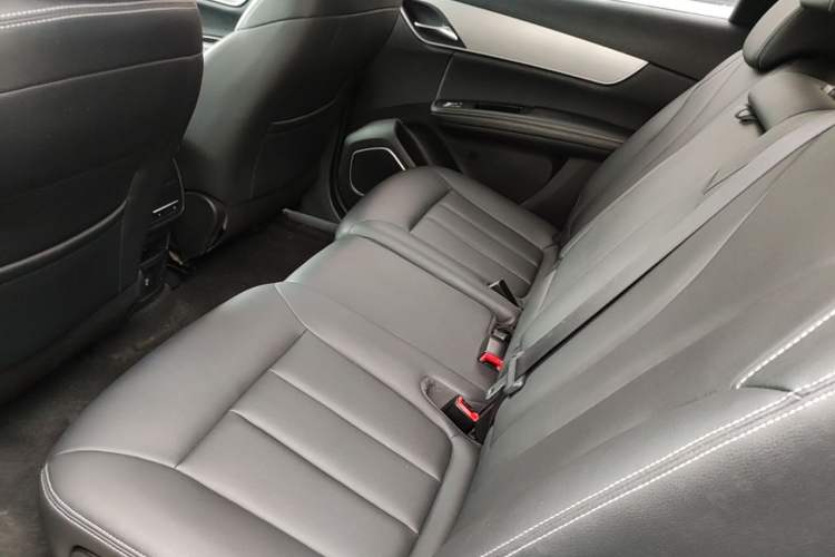 Used BYD Song MAX 2021 Upgraded Model 1.5T Automatic Luxury 7-Seater Left Rear Seat