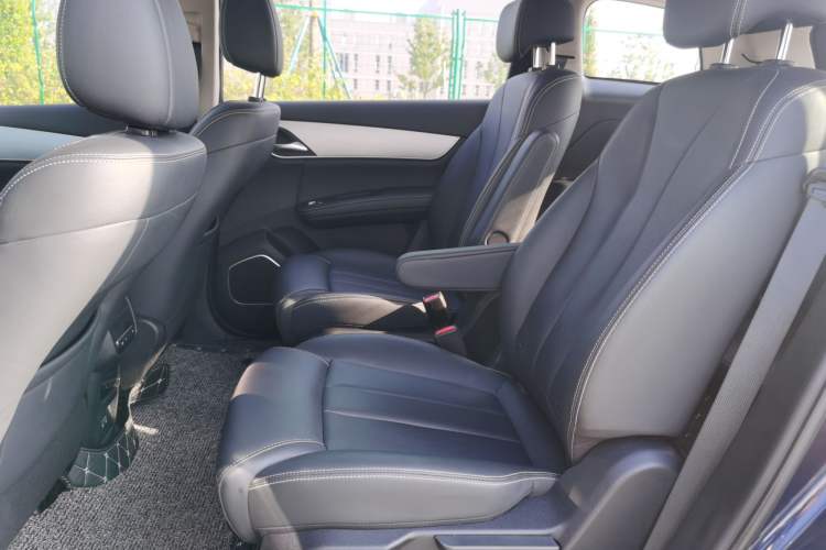 Used BYD Song MAX 2021 Upgraded Model 1.5T Automatic Flagship Version with 6 Seats Left Rear Seat