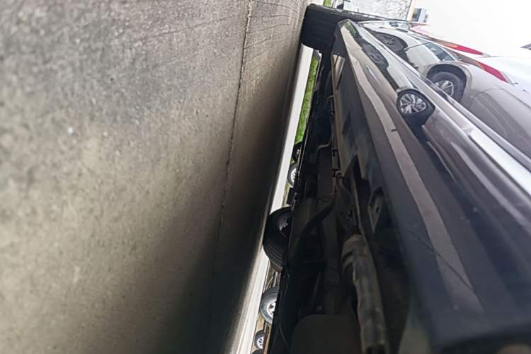 Used BYD Song MAX 2021 Upgraded Model 1.5T Automatic Prestige 7-Seater Left Side Sill