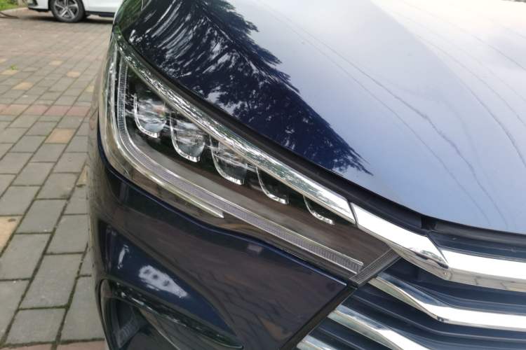 Used BYD Song MAX 2021 Upgraded Model 1.5T Automatic Luxury 7-Seater Right Front Headlight