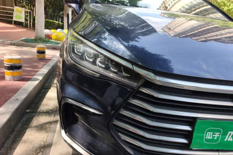 Used BYD Song MAX 2021 Upgraded Model 1.5T Automatic Luxury 6-Seater Right Front Headlight