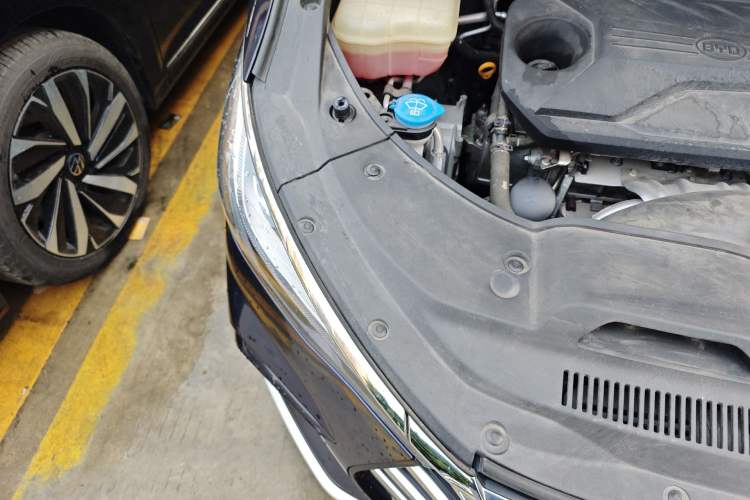 Used BYD Song MAX 2021 Upgraded Model 1.5T Automatic Luxury 7-Seater Right Front Headlight