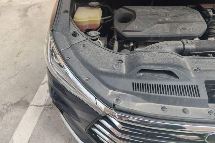 Used BYD Song MAX 2021 Upgraded Model 1.5T Automatic Luxury 6-Seater Right Front Headlight