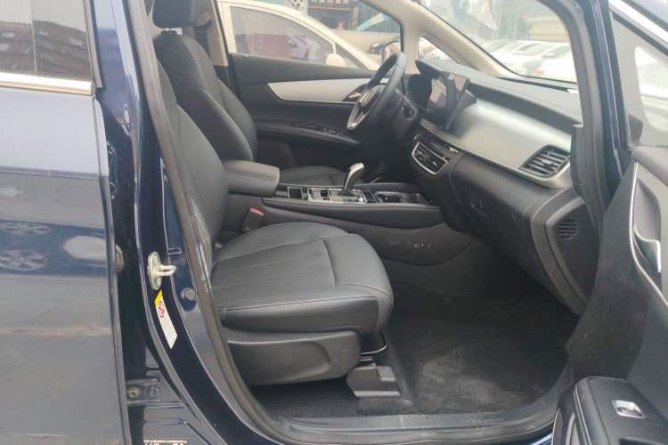 Used BYD Song MAX 2021 Upgraded Model 1.5T Automatic Luxury 6-Seater Right Front Seat