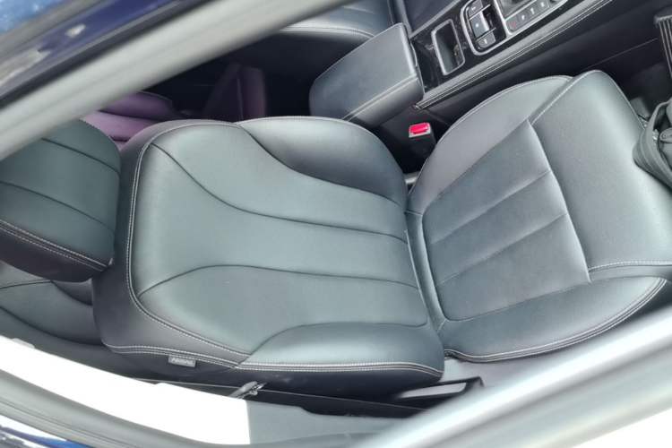 Used BYD Song MAX 2021 Upgraded Model 1.5T Automatic Luxury 7-Seater Right Front Seat