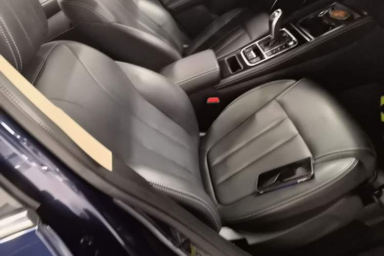 Used BYD Song MAX 2021 Upgraded Model 1.5T Automatic Luxury 7-Seater Right Front Seat