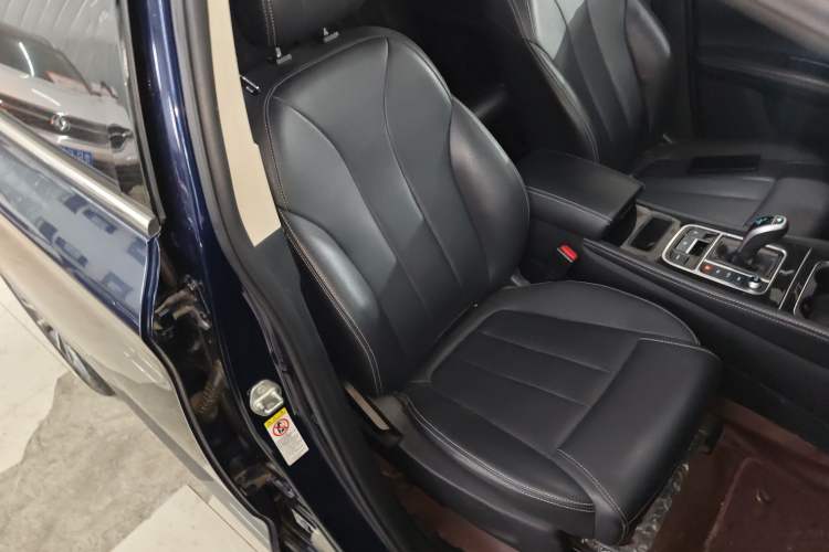Used BYD Song MAX 2021 Upgraded Model 1.5T Automatic Luxury 7-Seater Right Front Seat