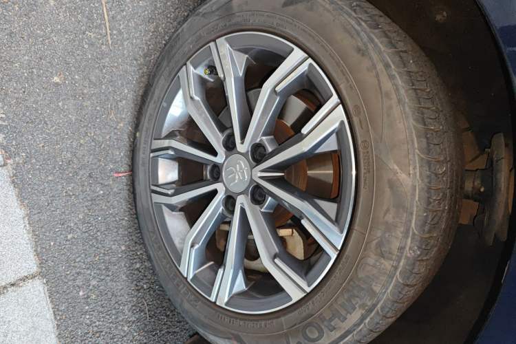 Used BYD Song MAX 2021 Upgraded Model 1.5T Automatic Luxury 7-Seater Right Front Wheel Hub