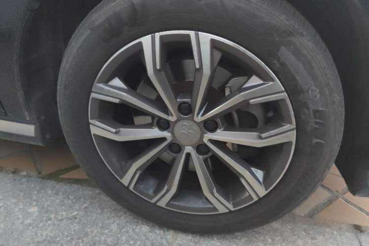 Used BYD Song MAX 2021 Upgraded Model 1.5T Automatic Prestige 7-Seater Right Front Wheel Hub
