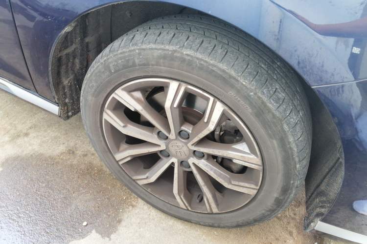 Used BYD Song MAX 2021 Upgraded Model 1.5T Automatic Prestige 6-Seater Right Front Wheel Hub