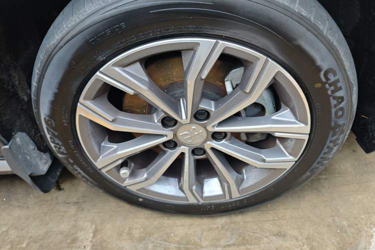 Used BYD Song MAX 2021 Upgraded Model 1.5T Automatic Luxury 7-Seater Right Front Wheel Hub