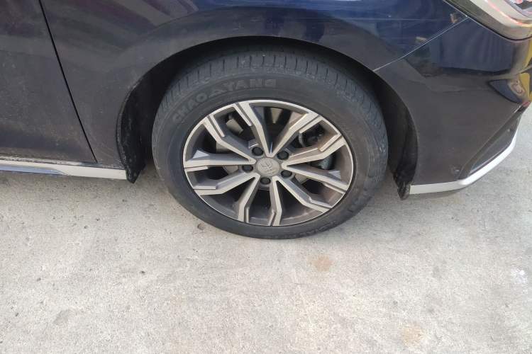 Used BYD Song MAX 2021 Upgraded Model 1.5T Automatic Luxury 7-Seater Right Front Wheel Hub