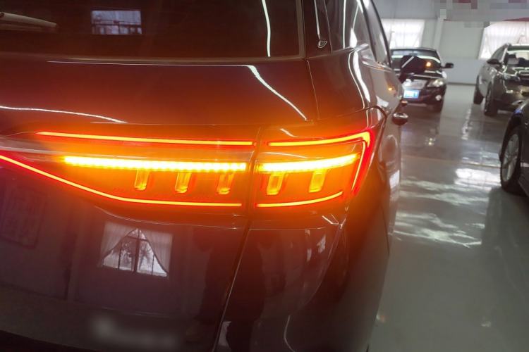 Used BYD Song MAX 2021 Upgraded Model 1.5T Automatic Luxury 7-Seater Right Rear Taillight